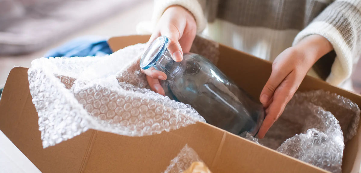 zerbrechliches Objekt sicher Verpackt in Karton